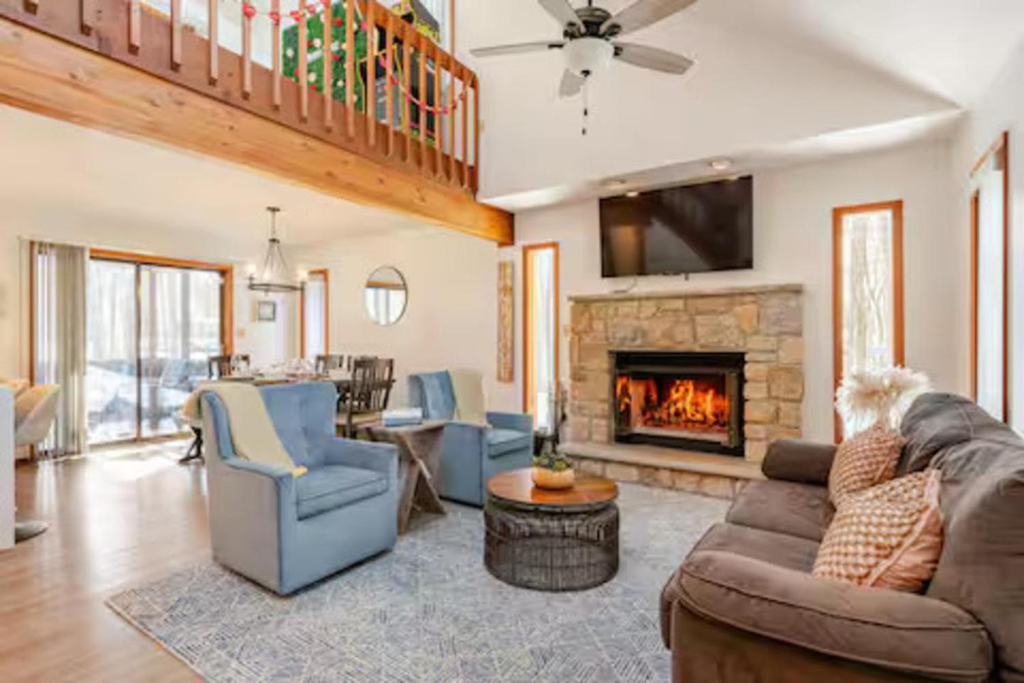 Cozy Cabin At Poconos With Hot Tub And Fire Pit East Stroudsburg Kültér fotó